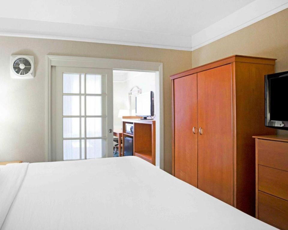 Ramada Suites By Wyndham San Diego Luaran gambar