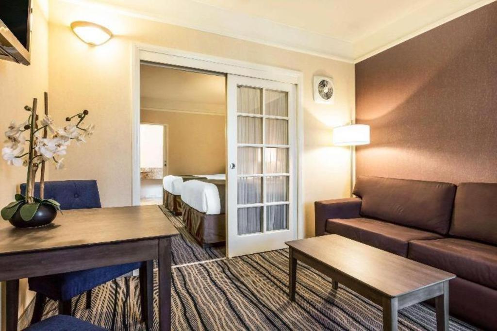 Ramada Suites By Wyndham San Diego Luaran gambar