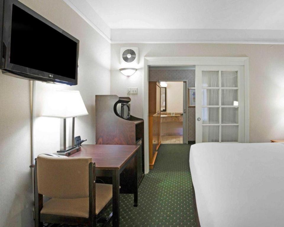 Ramada Suites By Wyndham San Diego Luaran gambar